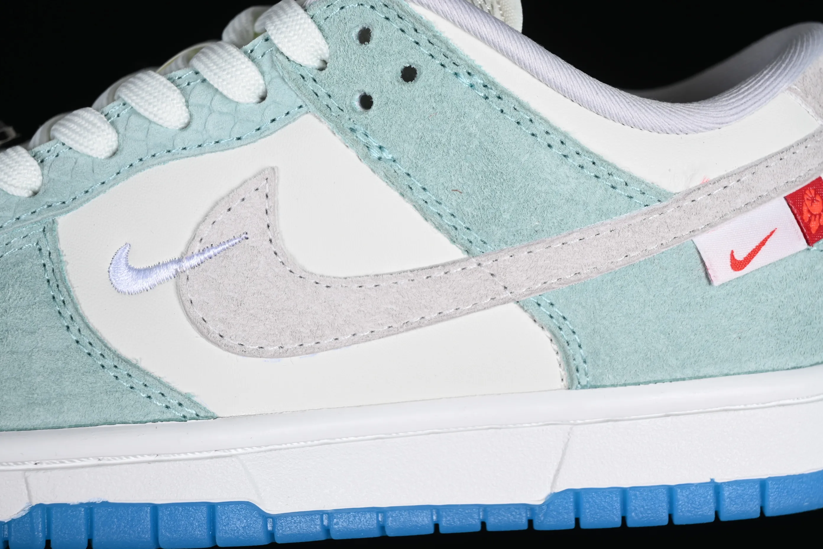 All categories Nk SB Dunk series Nk SB Dunk Low low-top sneakers N version Nk Dunk Low 2024 Year of the Dragon customized SB low-top casual sneakers FZ5065-111